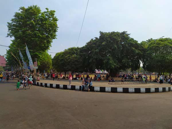 Alun-alun Jember Salah Satu Tempat Ngabuburit Asik Yang Sekarang Sepi Karena Covid-19