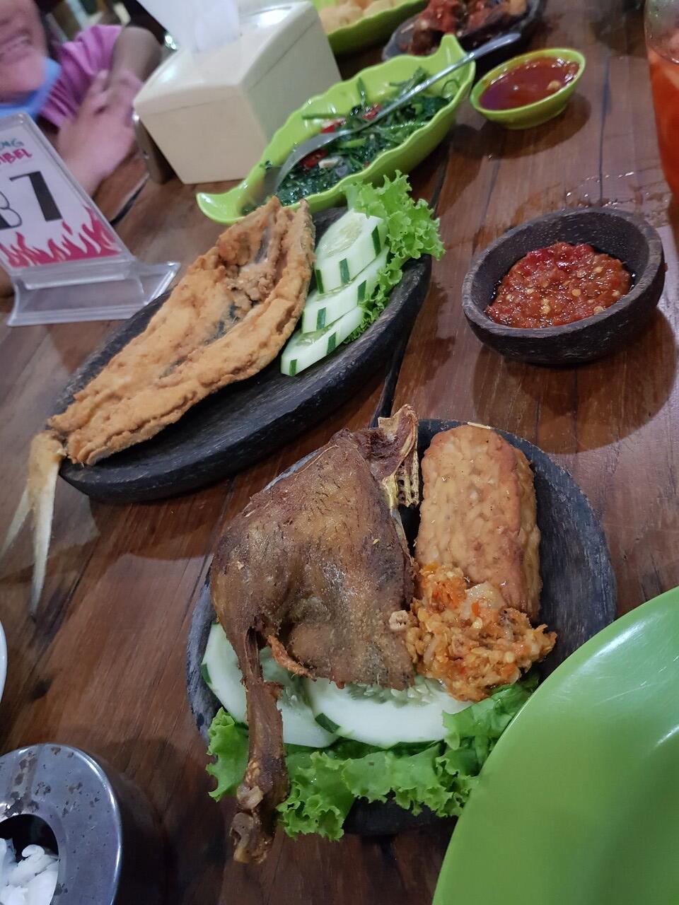Bebek Goreng Sambel Petis
