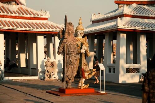 10 Atraksi Wisata di Bangkok yang Menarik untuk Dikunjungi 