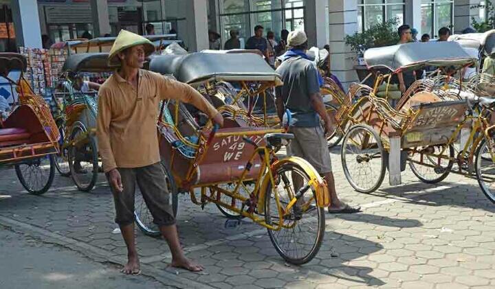 Becak Bersama Perjalanan Cintaku