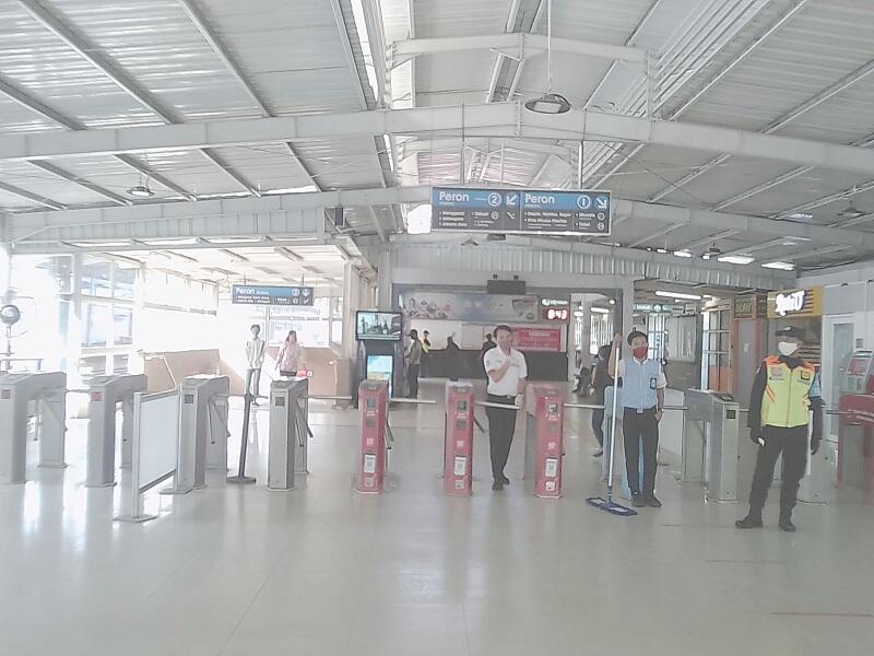 Belum Ada Lagi Tawa Riang dan Kadang Tangis Anak-anak Kecil di KRL