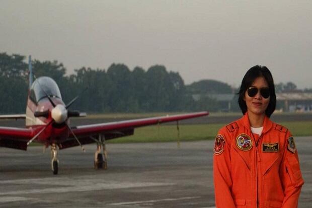 Letda Pnb Ajeng Tresna Jadi Penerbang Tempur Perempuan Pertama TNI AU