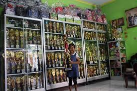 Waw, bocah ini raih ratusan piala dan menjadi guru cilik disekolahnya