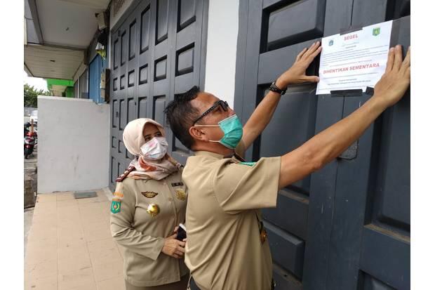 Nekat Beroperasi, Perusahaan Penyedia Alat Pemancingan Disegel Pemkot Jakut