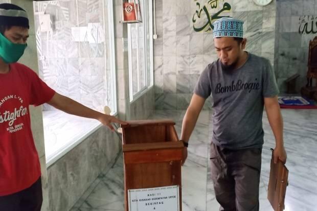 Modus Pura-pura Salat, Pencuri Kuras Isi Kotak Amal Masjid di Sukamaju