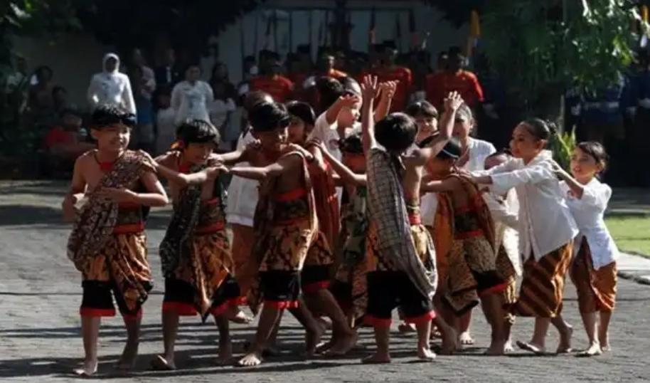 20 Permainan Tradisional Seru yang Kini Keberadaannya Sudah Jarang - Permainan Tradisional Yang Menggunakan Lagu