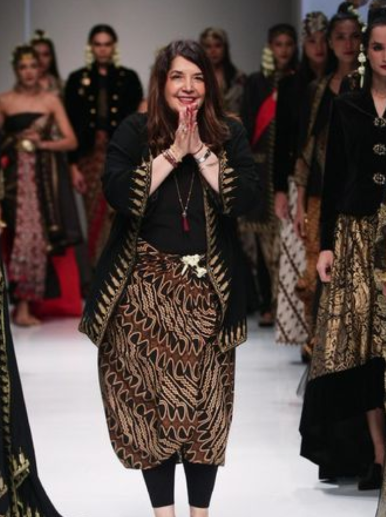 10 Desainer Indonesia Ini Sukses Pamerkan Batik ke Internasional, Yuk Cari Tau
