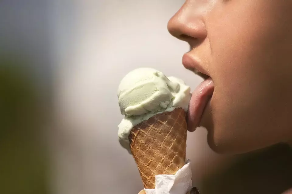 Unik! Ada Es Krim Rasa Gas Air Mata Loh, Penasaran Latar Belakangnya?