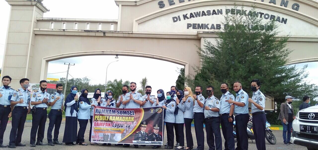 Peduli Ramadhan Dampak Covid-19 Lapas Klas IIA Banyuasin Salurankan Bansos