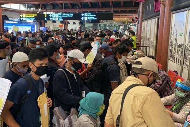 Melanggar Physical Distancing, Operator Bandar Udara dan Maskapai Kena Sanksi