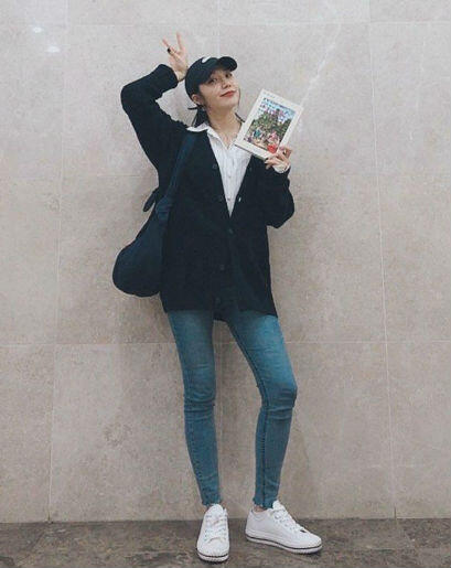 9 OOTD Eunji Apink Yang Pas Banget Buat Hangout