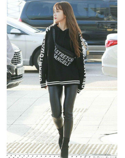 9 Inspirasi OOTD Boyish Ala Idol Korea, Cocok Buat Si Cewek Tomboy!