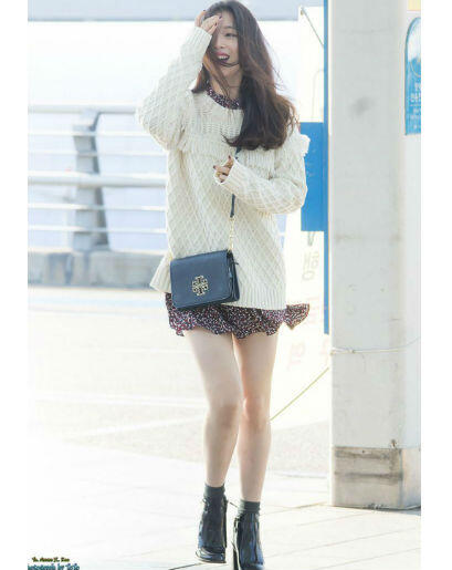 10 OOTD Dress Ala Fashion Airport Seleb Korea, Bikin Gaya Makin Cetar!