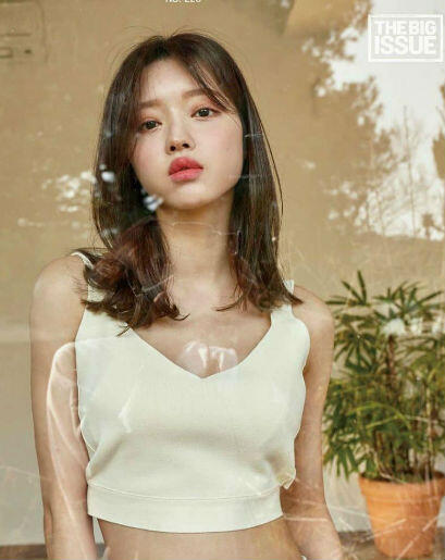 10 Fakta Menarik YooA, Member Oh My Girl Yang Mirip Boneka Barbie!