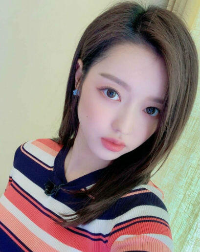 10 Fakta Menarik YooA, Member Oh My Girl Yang Mirip Boneka Barbie!
