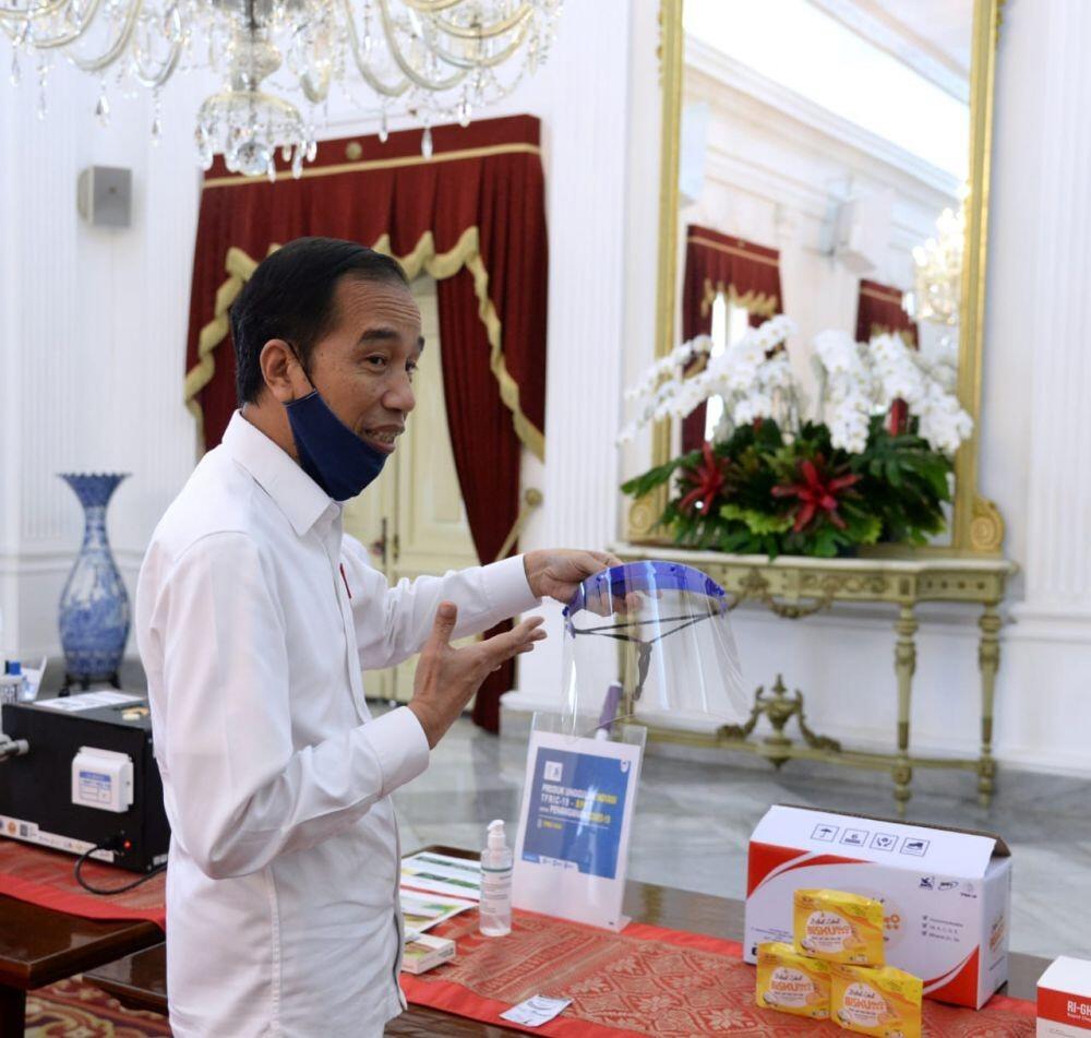 Jokowi Pamer RI Bisa Produksi Sendiri 55 Jenis Alkes Lawan COVID-19