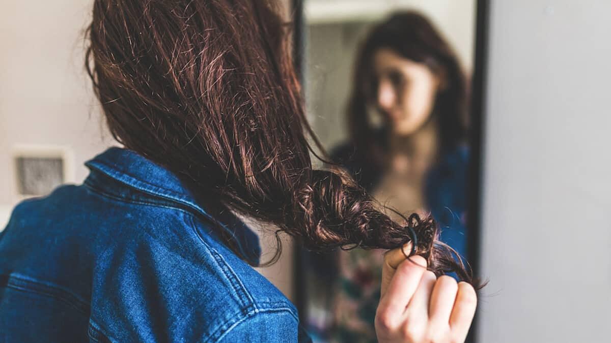 Mengapa Rambutmu Lepek—dan Tips Mengatasinya dari Seorang Ahli