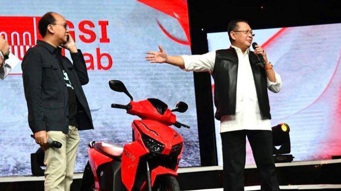 Seorang Buruh Berani Lelang Motor Bertandatangan Jokowi 2,55 M, Ternyata Begini