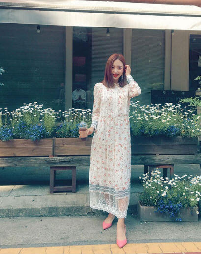 9 Inspirasi OOTD Namjoo A-Pink, Cocok Jika Kamu Ingin Tampil Feminin