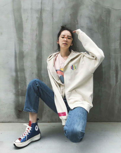 10 Trik OOTD Casual Ala Model Korea Irene Kim, Berani Coba?