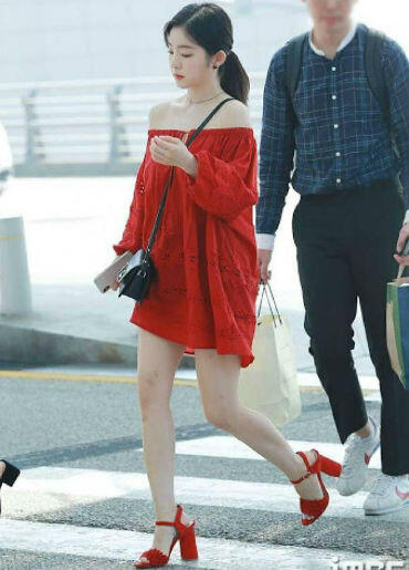 Gaya Modis Sekaligus Seksi Artis Korea Selatan Saat Di Bandara