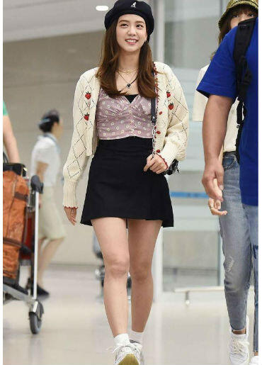 Gaya Modis Sekaligus Seksi Artis Korea Selatan Saat Di Bandara