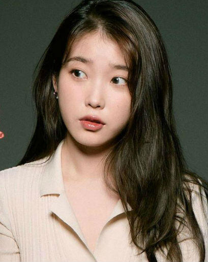 Rayakan Ultah Saat Syuting, 9 Potret Baby Face IU Di Usia 27 Tahun