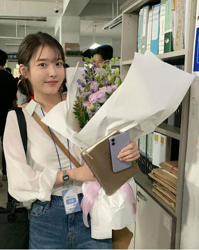 Rayakan Ultah Saat Syuting, 9 Potret Baby Face IU Di Usia 27 Tahun