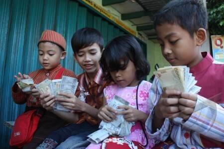 Hal yang kita nanti-nantikan dari lebaran waktu kecil dan pernah agan rasakan 