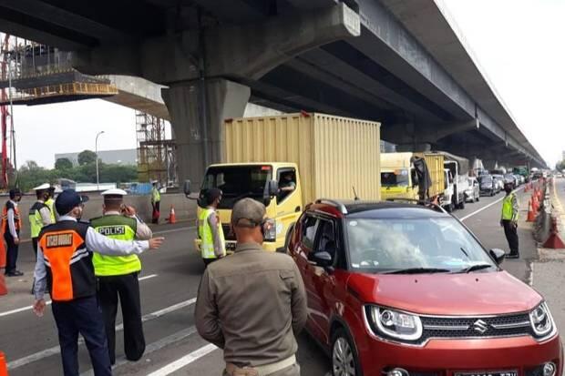 Hendak Mudik, 8.013 Kendaraan Dipaksa Putar Balik di Tol Jakarta-Cikampek
