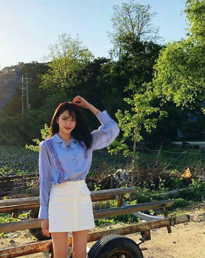 10 Inspirasi Gaya OOTD Liburan Ala Eunseo WJSN Yang Simple &amp; Nyaman