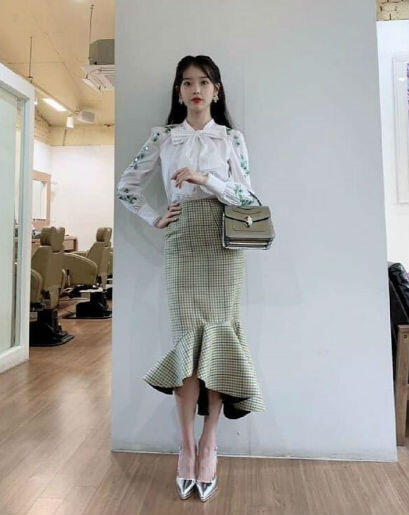 9 Gaya OOTD Mewah Nan Elegan Ala IU Dalam Drama Hotel Del Luna