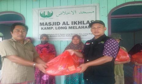BMH Salurkan Sembako untuk Mualaf Pedalaman Mahulu, Kaltim