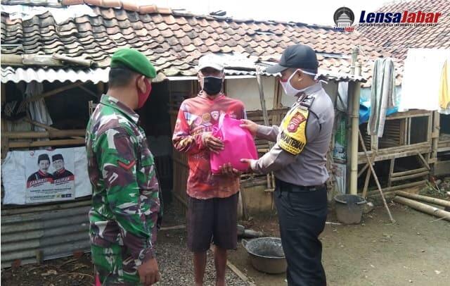 Bhabinkamtibmas dan Babinsa, Bagikan Bantuan dari Keluarga Besar AKABRI 2001 