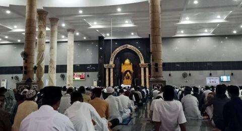 Khatib Sholat Idul Fitri di Ambon Ungkap Obat Ampuh COVID-19 Pada Jamaah