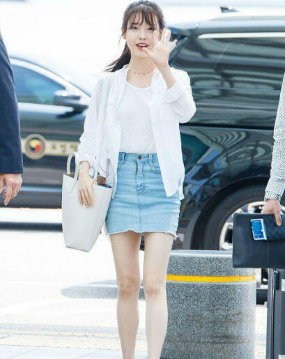 9 Inspirasi Mix And Match Busana Dengan Bawahan Rok Ala IU, Modis Abis