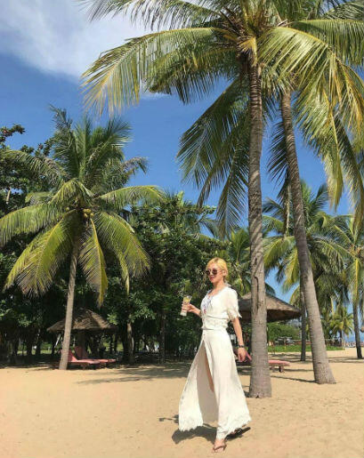 8 Gaya Pantai Ala Hyoyeon SNSD, Inspirasi OOTD Liburan Hits!