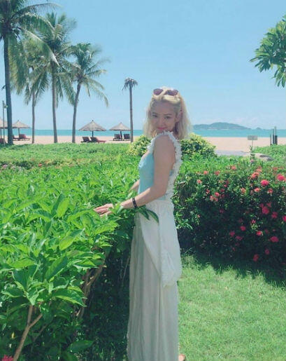 8 Gaya Pantai Ala Hyoyeon SNSD, Inspirasi OOTD Liburan Hits!