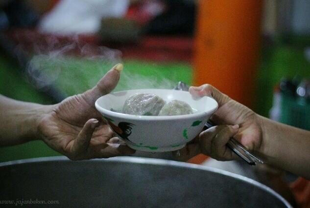 Bakso dan Es Podeng Asmara Di Blok S