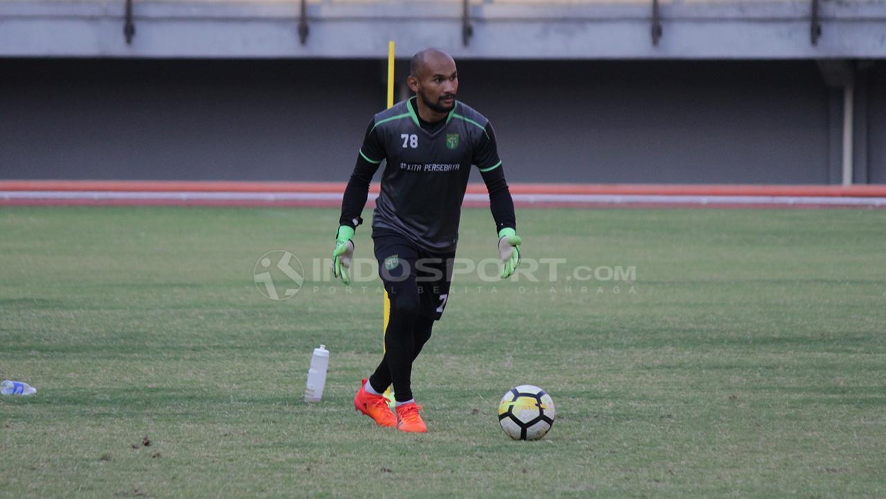 Cerita Mualaf Kiper Persela, Sempat Tak Direstui Keluarga