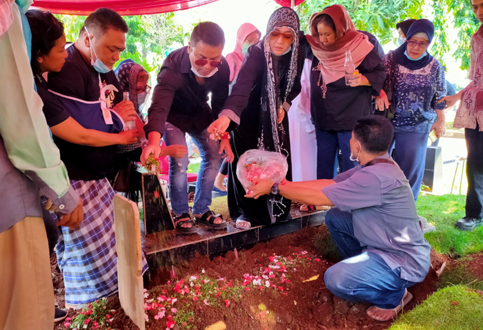 Merinding, 3 Bulan Sebelum Meninggal, Ayah Artis Ini Jadi Mualaf Agar Bisa Didoakan