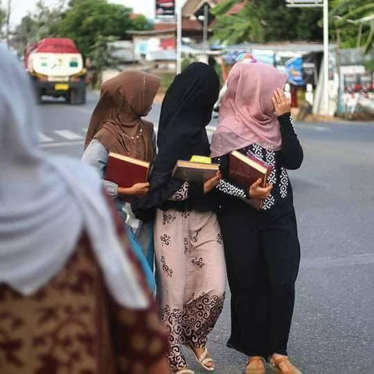 Gadis Santri Bandung Jadi Budak Seks Guru Ngaji di Pesantren.