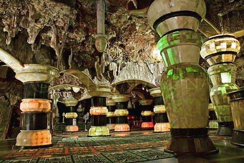 Berada 1.760 Meter Di Perut Bumi, Berikut 5 Masjid Bawah Tanah yang LUAR BIASA.