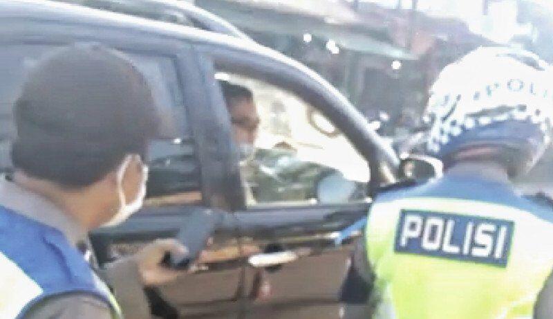 Polisi Marah Melanggar PSBB, Pantas Saja Aturan Sering Dilanggar Oleh Masyarakat