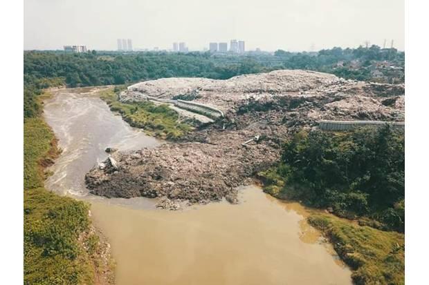 Pemkot Tangsel Kesulitan Angkat Sampah TPA Cipeucang di Sungai Cisadane