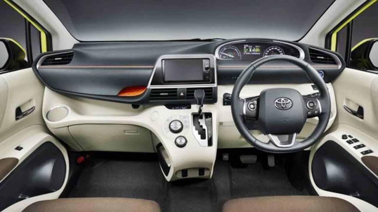 Mengenal Lebih Keunggulan Toyota Sienta G 2020