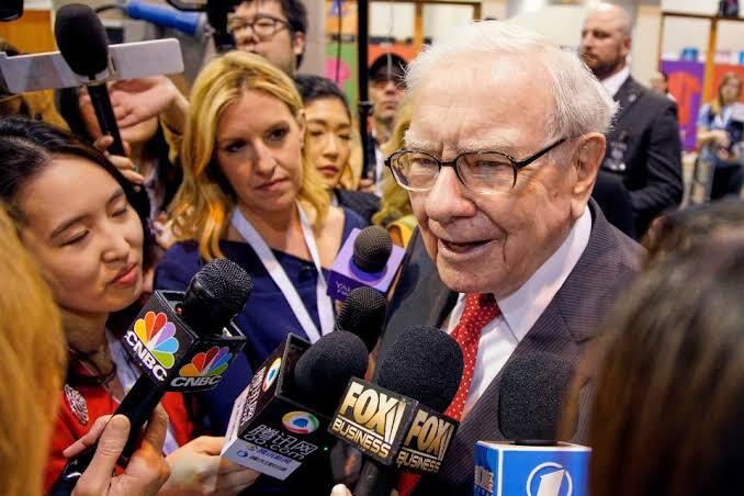 WARREN BUFFET JUAL RUGI SAHAMNYA, SINYAL EKONOMI AS AKAN MEMBURUK ??