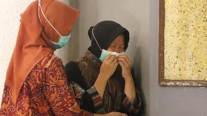 Tak Mau Kecolongan Surabaya Jadi Separah Wuhan,Risma Menangis Terima Bantuan dari BIN