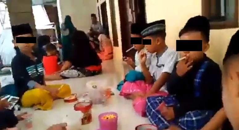 Viral! Video Anak-anak ‘Pesta’ Rokok, Netizen: Muka Cemong, Ngerokoknya Kaya Kuli