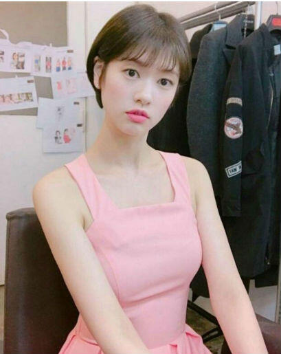 10 Inspirasi Gaya OOTD Jung So Min Dijamin Bikin Dia Terpesona!